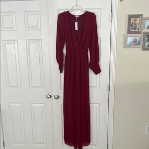 Elegant Burgundy Maxi Dress